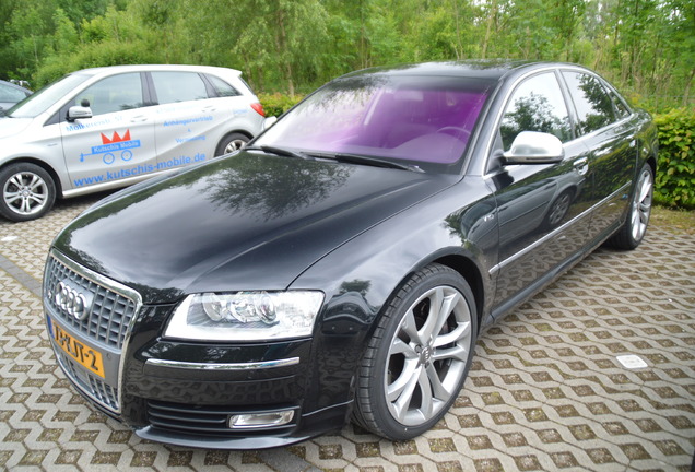 Audi S8 D3