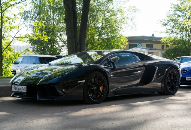 Lamborghini Aventador LP700-4