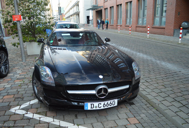 Mercedes-Benz SLS AMG