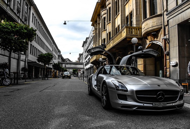 Mercedes-Benz SLS AMG