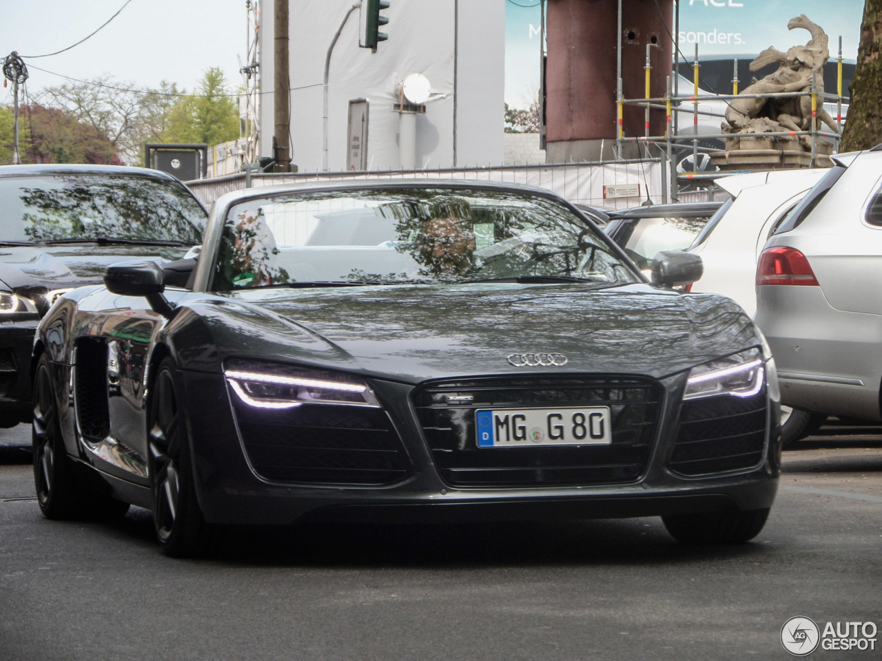 Audi R8 V8 Spyder 2013