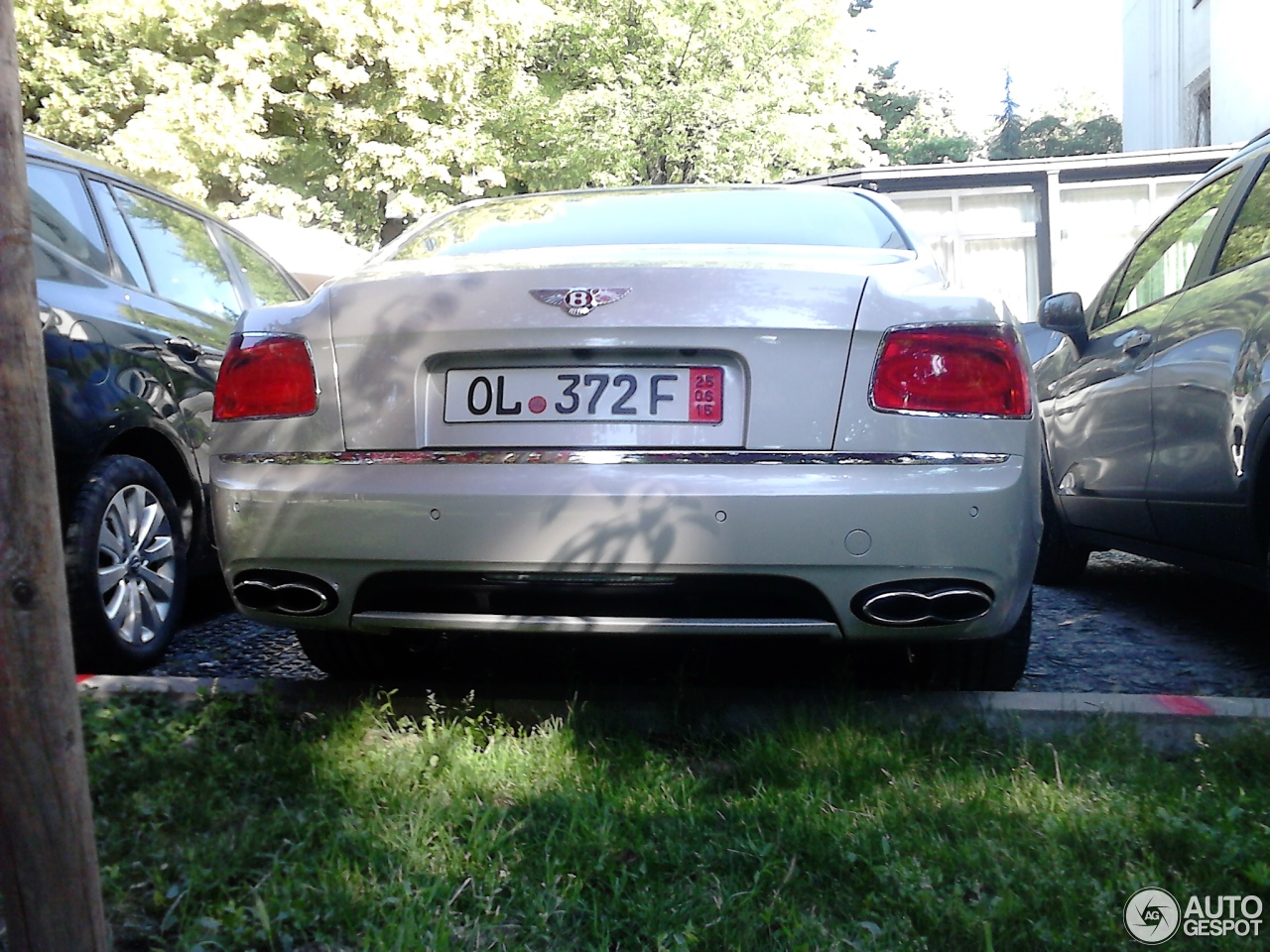 Bentley Flying Spur V8