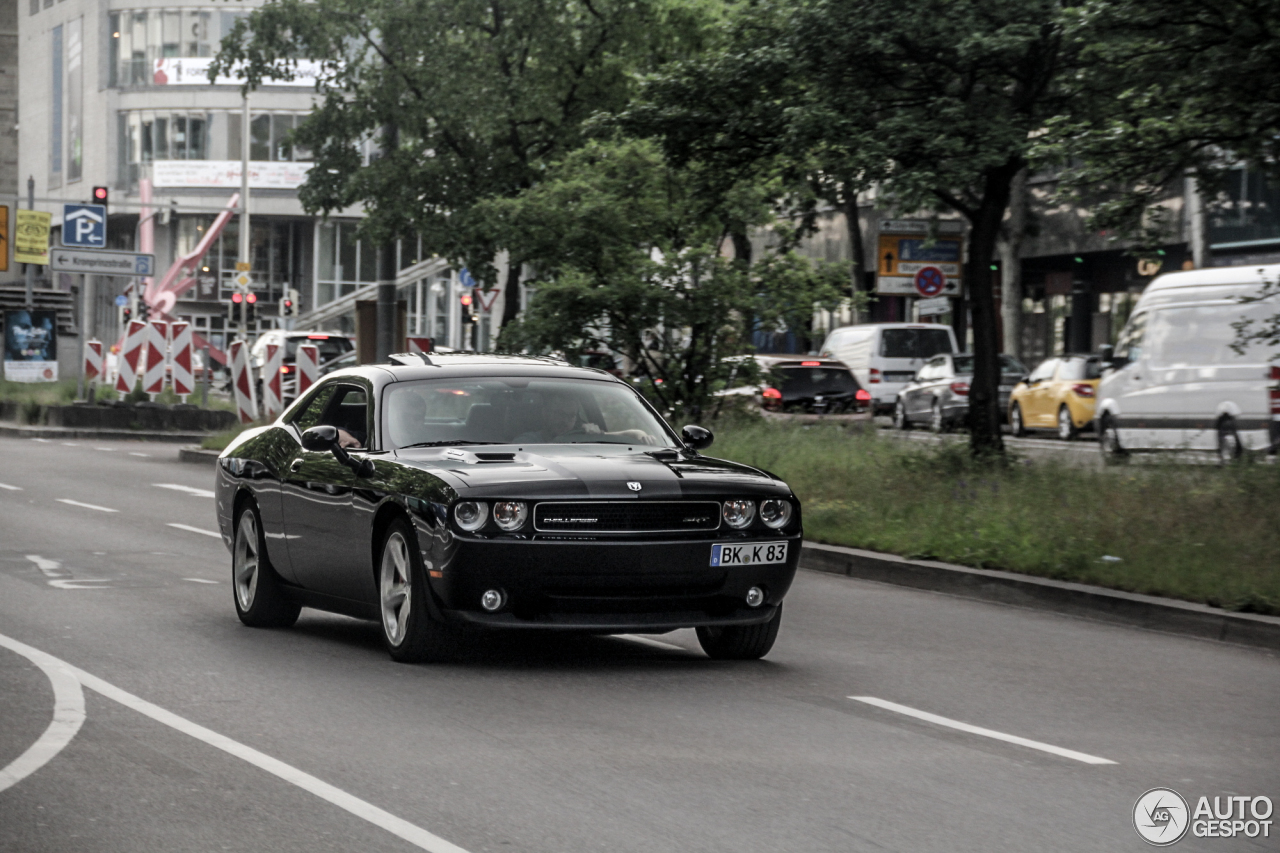 Dodge Challenger SRT-8