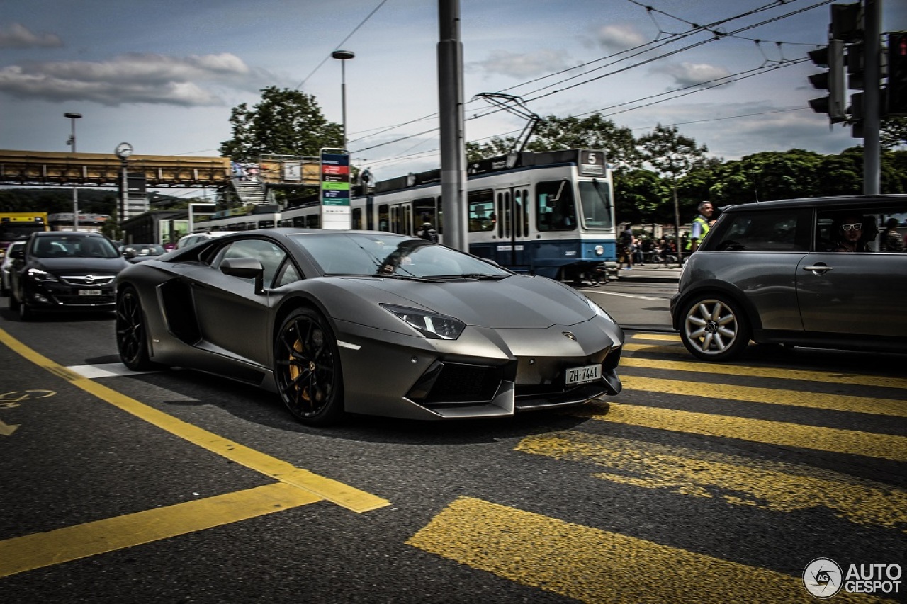 Lamborghini Aventador LP700-4