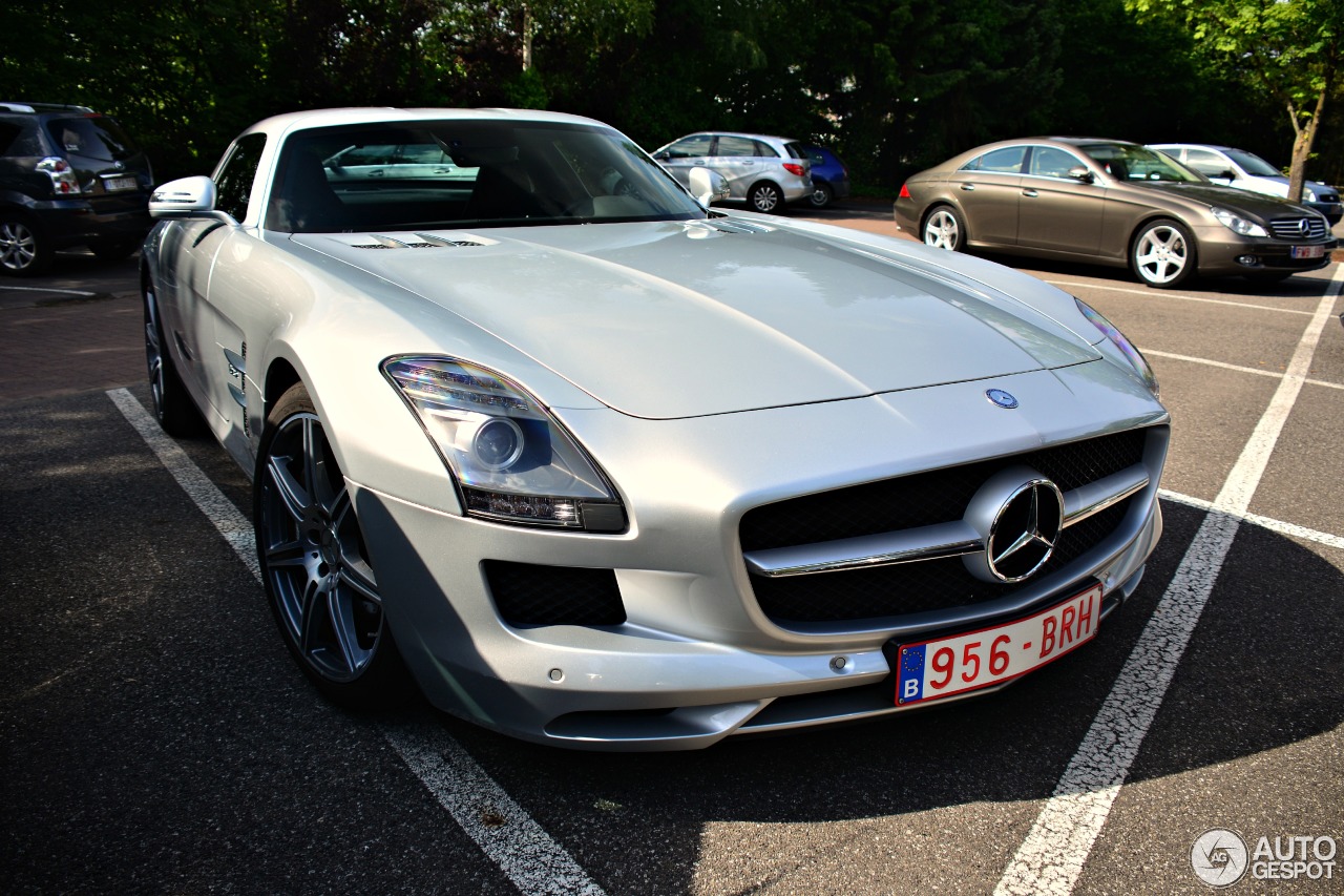 Mercedes-Benz SLS AMG