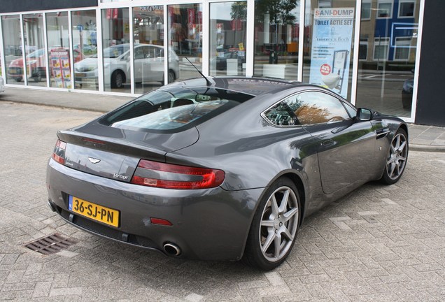 Aston Martin V8 Vantage