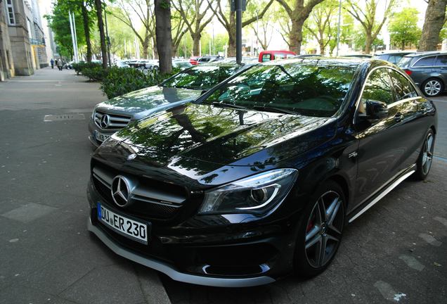 Mercedes-Benz CLA 45 AMG C117