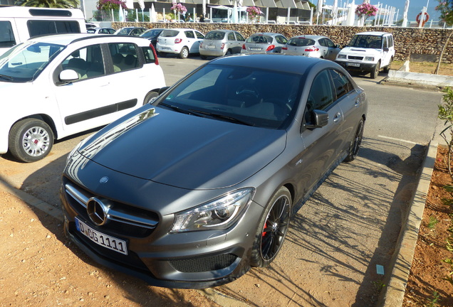 Mercedes-Benz CLA 45 AMG C117