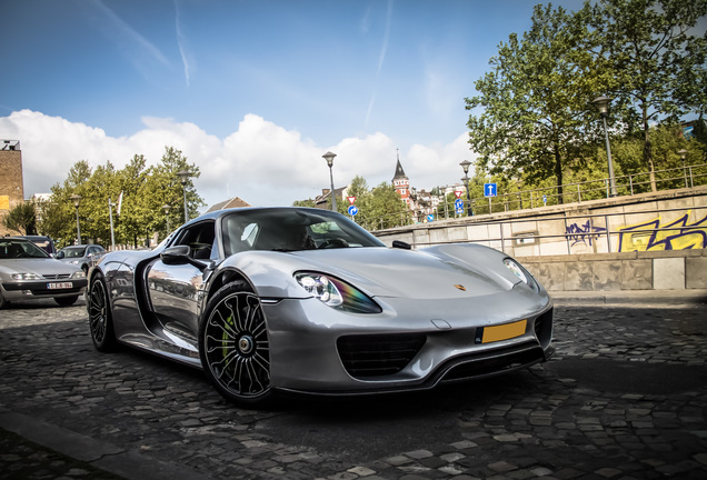 Porsche 918 Spyder Weissach Package