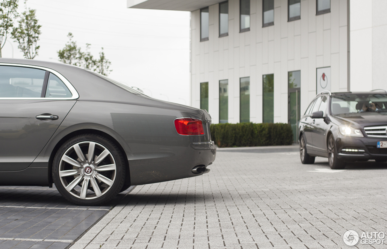 Bentley Flying Spur V8