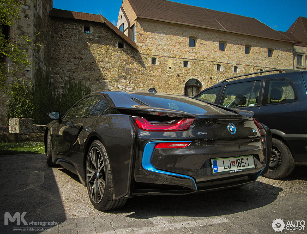 BMW i8