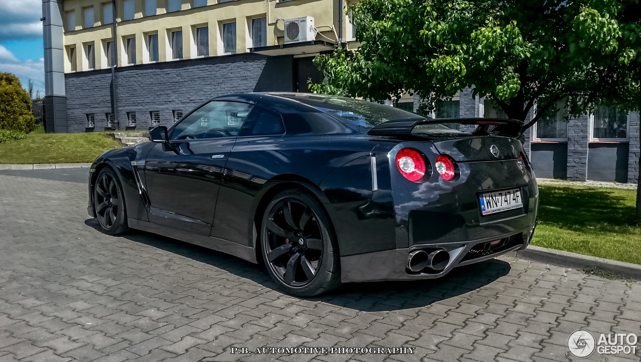 Nissan GT-R