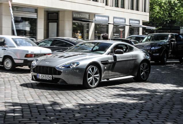 Aston Martin V12 Vantage