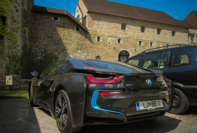 BMW i8