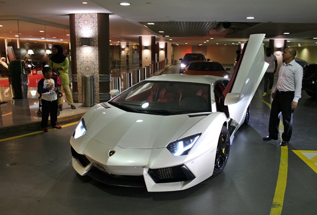 Lamborghini Aventador LP700-4