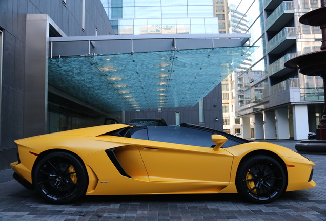 Lamborghini Aventador LP700-4 Roadster