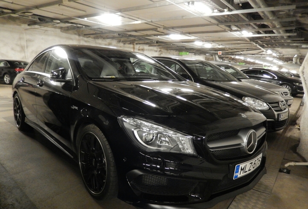 Mercedes-Benz CLA 45 AMG C117