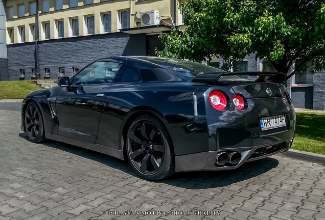 Nissan GT-R