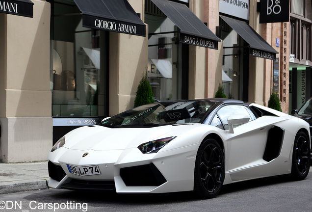 Lamborghini Aventador LP700-4 Roadster