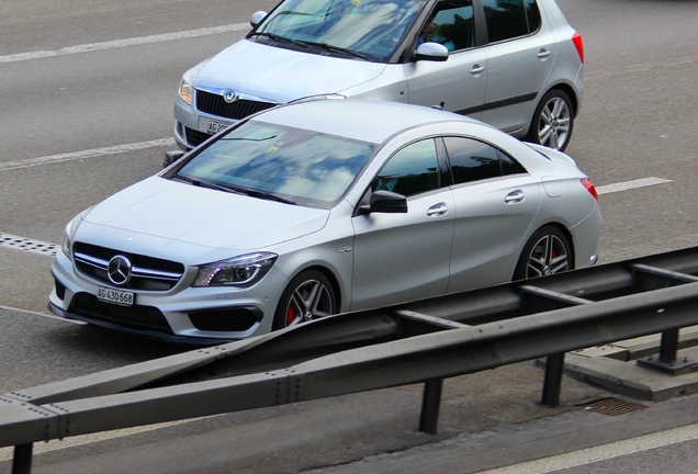 Mercedes-Benz CLA 45 AMG C117