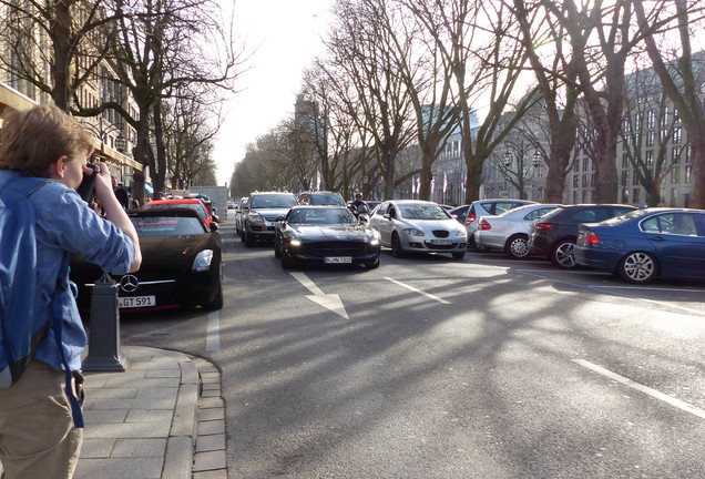 Mercedes-Benz SLS AMG