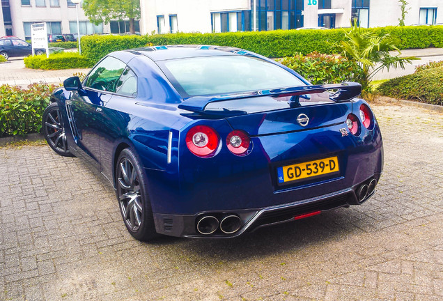 Nissan GT-R 2011