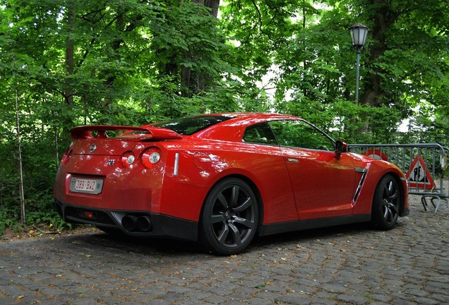 Nissan GT-R