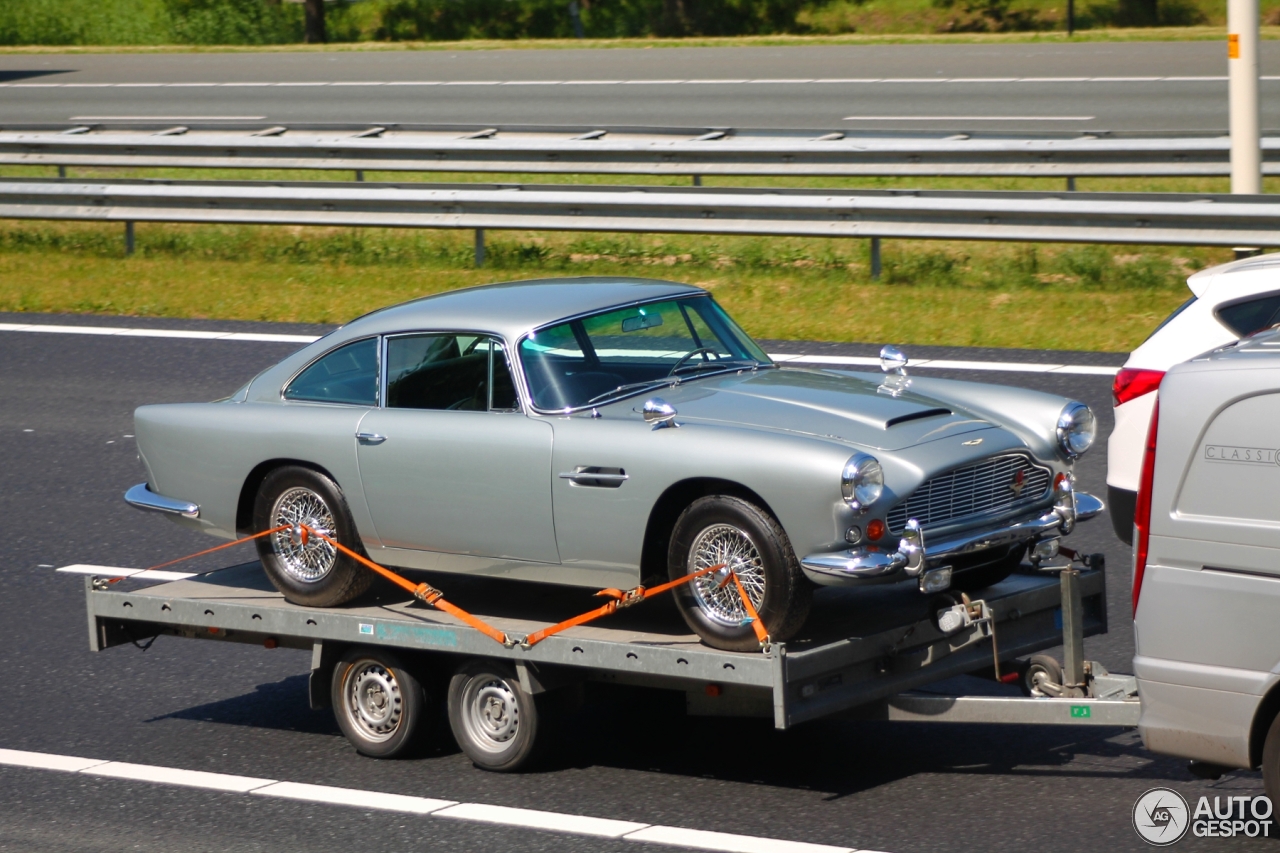 Aston Martin DB4 Series V