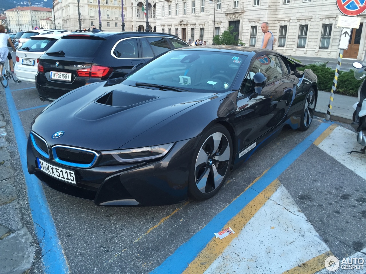 BMW i8