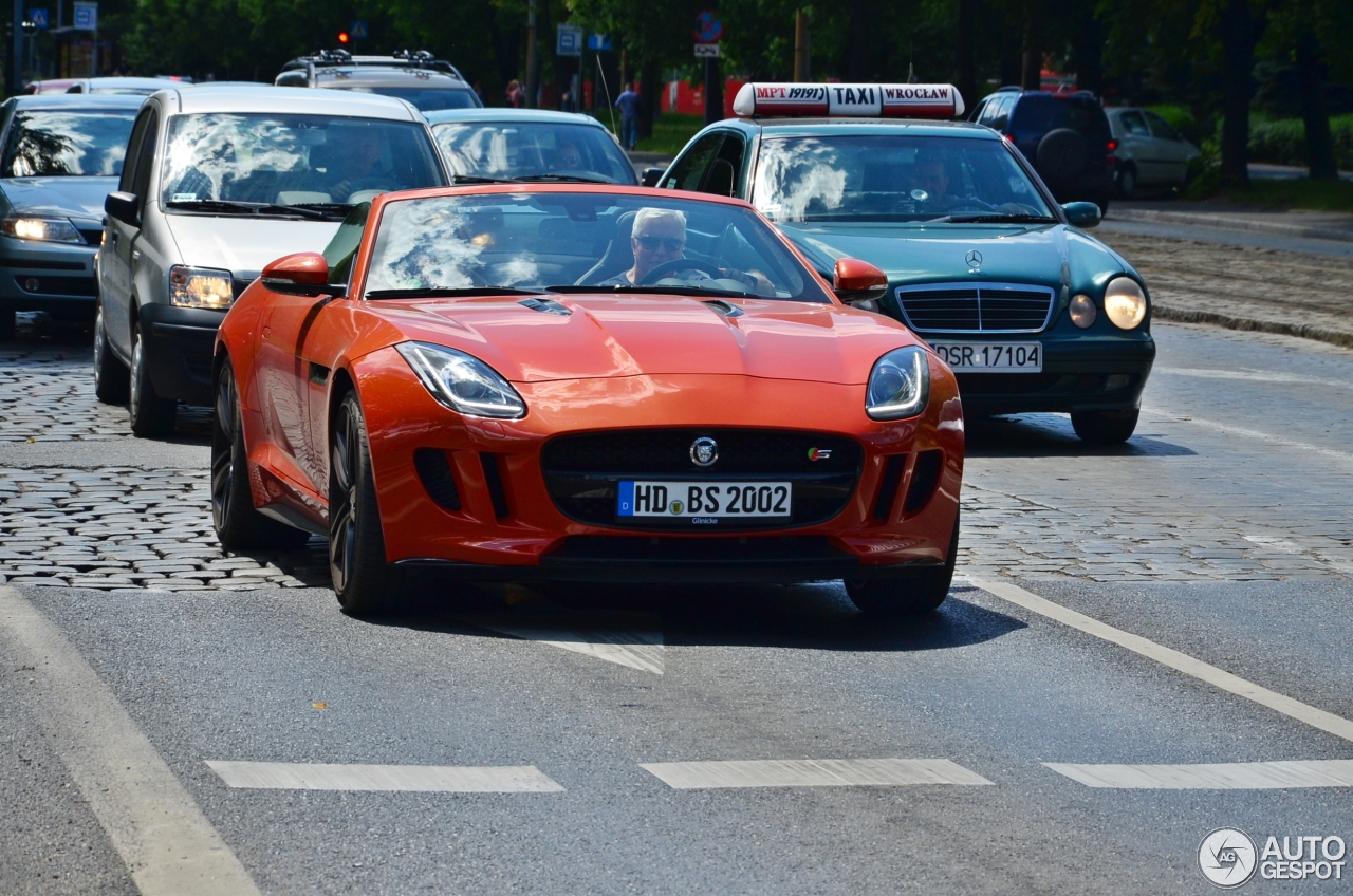 Jaguar F-TYPE S V8 Convertible