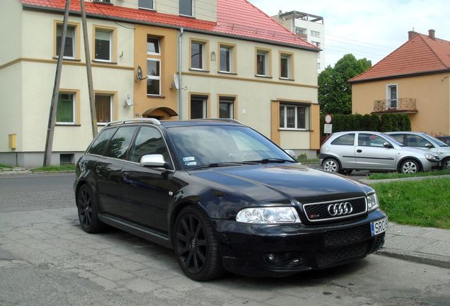 Audi RS4 Avant B5