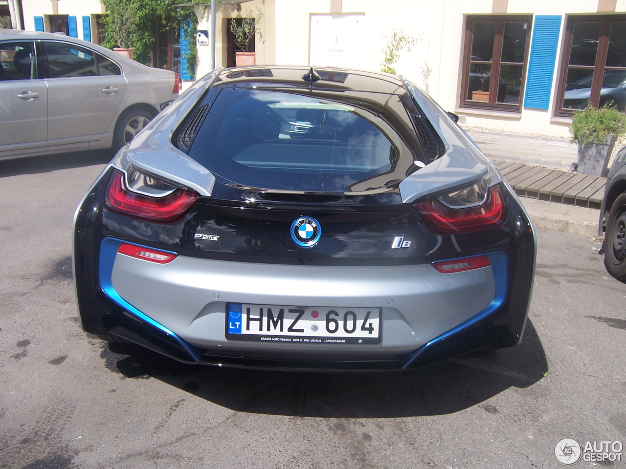 BMW i8