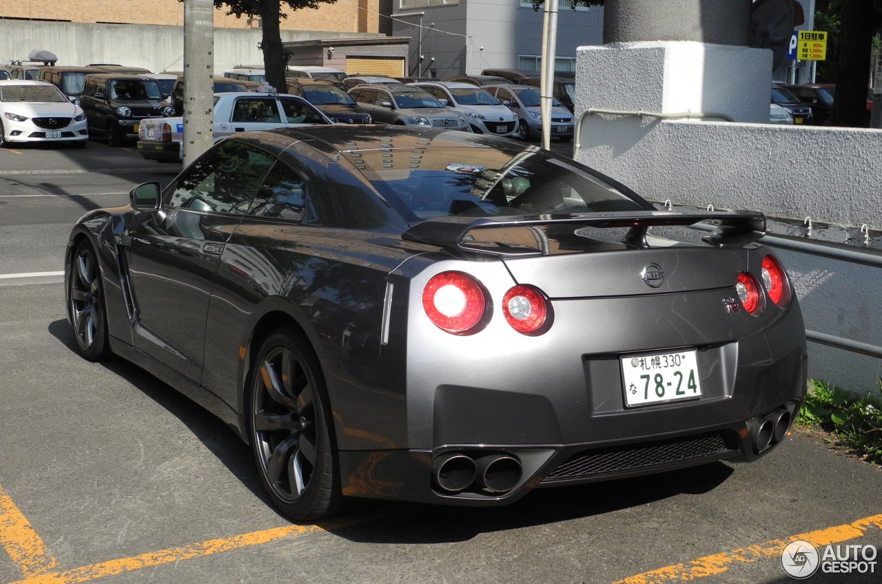 Nissan GT-R