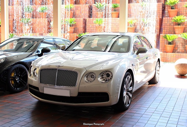 Bentley Flying Spur V8