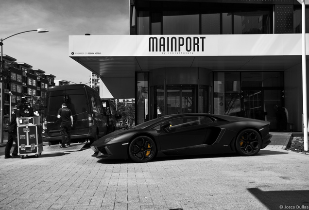 Lamborghini Aventador LP700-4