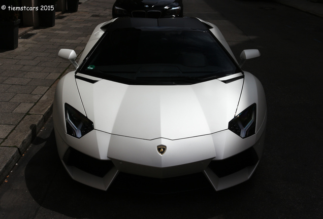 Lamborghini Aventador LP700-4 Roadster