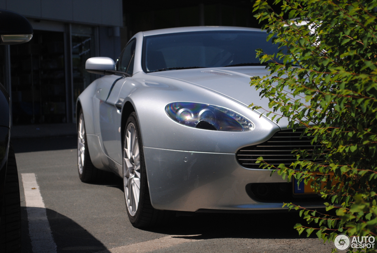 Aston Martin V8 Vantage