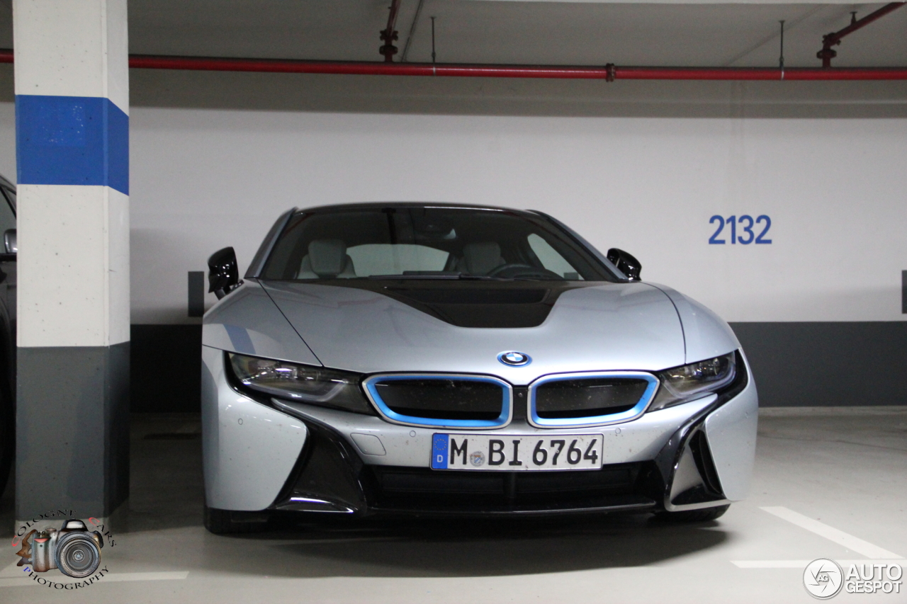 BMW i8