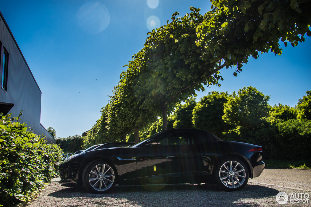 Jaguar F-TYPE S Convertible