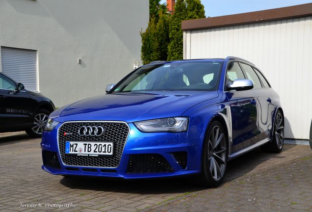 Audi RS4 Avant B8