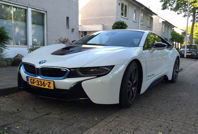 BMW i8