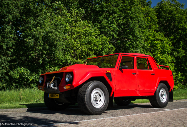 Lamborghini LM002