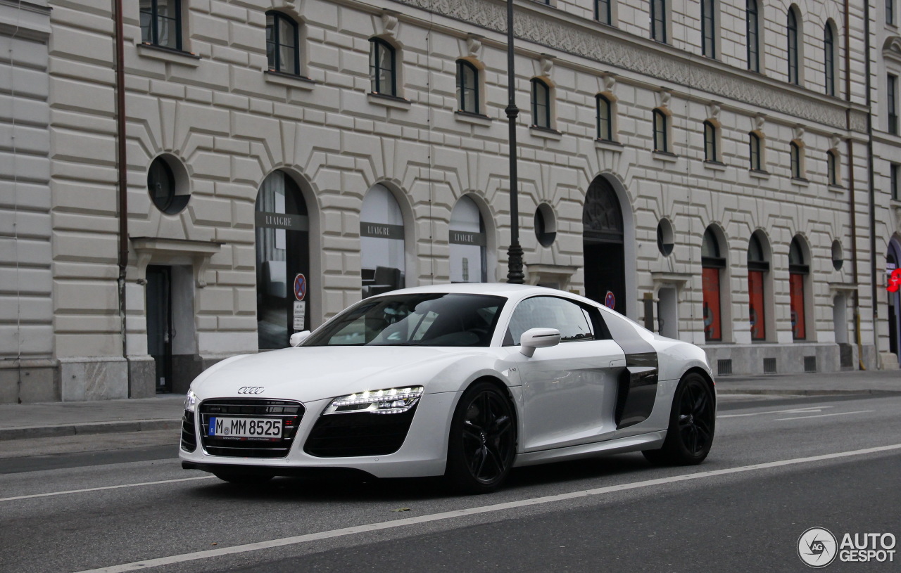 Audi R8 V10 2013