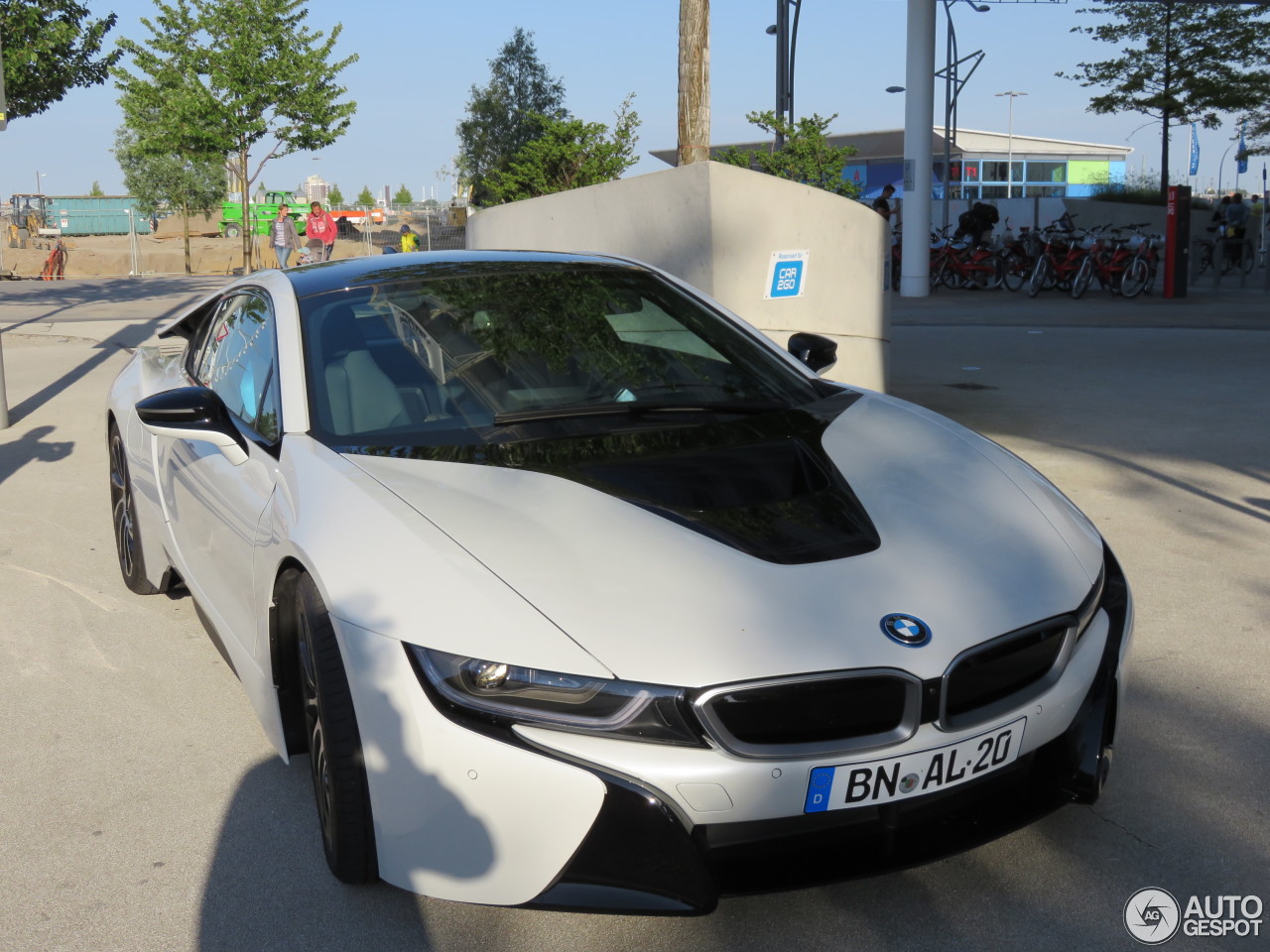 BMW i8