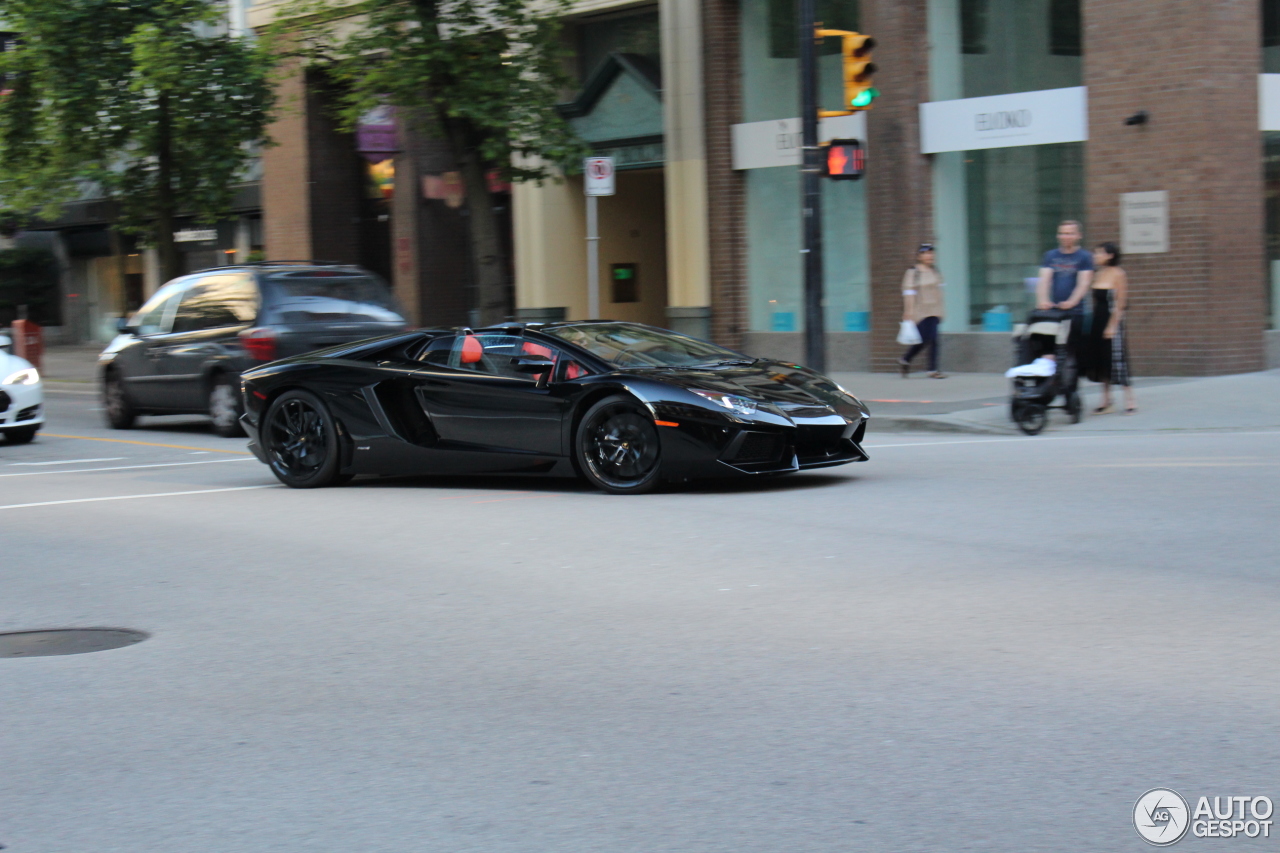 Lamborghini Aventador LP700-4 Roadster