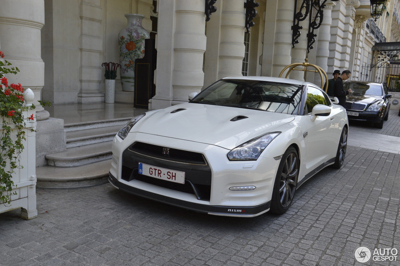 Nissan GT-R 2011