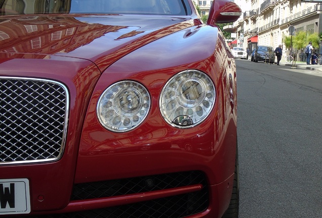 Bentley Flying Spur V8