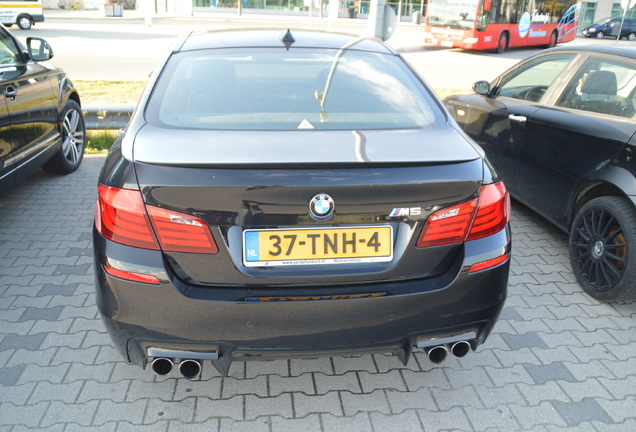 BMW M5 F10 2011