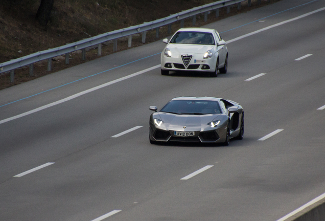 Lamborghini Aventador LP700-4