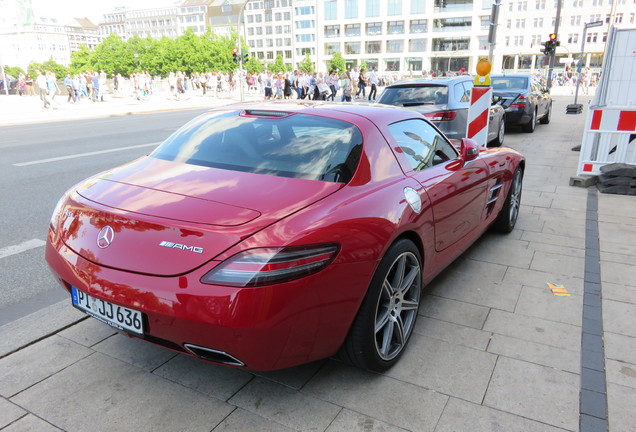 Mercedes-Benz SLS AMG